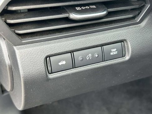 Used 2024 Nissan Altima 2.5 SV FWD image 19
