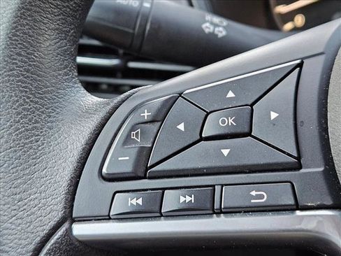 Used 2025 Nissan Altima 2.5 SV FWD image 24