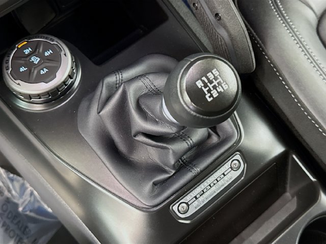Used 2025 Ford Bronco Badlands AWD/4WD image 17