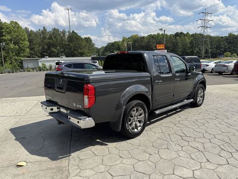 Used 2015 Nissan Frontier SL AWD/4WD image 12