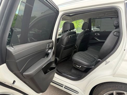 Used 2024 BMW X7 xDrive40i AWD/4WD image 25