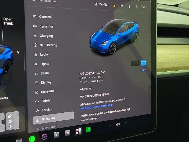 Used 2022 Tesla Model Y Long Range AWD/4WD image 2