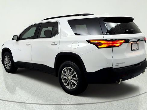 Used 2024 Chevrolet Traverse LT FWD image 3