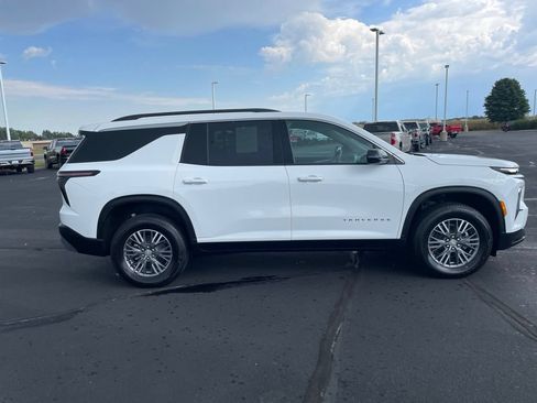 Used 2026 Chevrolet Traverse LT AWD/4WD image 6