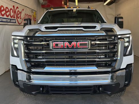 New 2026 GMC Sierra 2500 SLE w/ SLE Value Package; AWD/4WD image 3