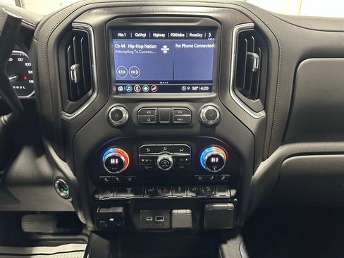 Used 2022 GMC Sierra 2500 AT4 image 26