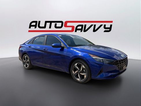 Used 2023 Hyundai Elantra SEL w/ Convenience Package FWD image 3