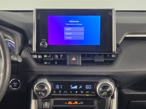 Used 2025 Toyota RAV4 XLE AWD/4WD image 22