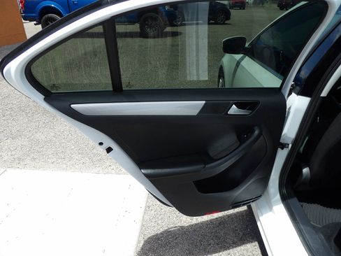 Used 2017 Volkswagen Jetta S FWD image 11