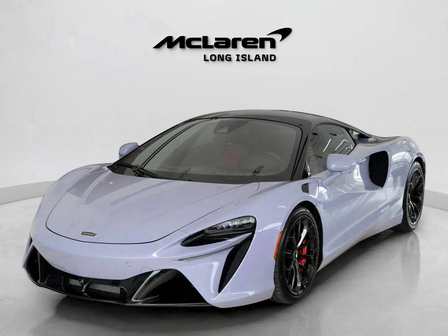 Used 2023 McLaren Artura RWD image 39