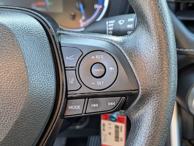 Used 2024 Toyota RAV4 LE AWD/4WD image 17