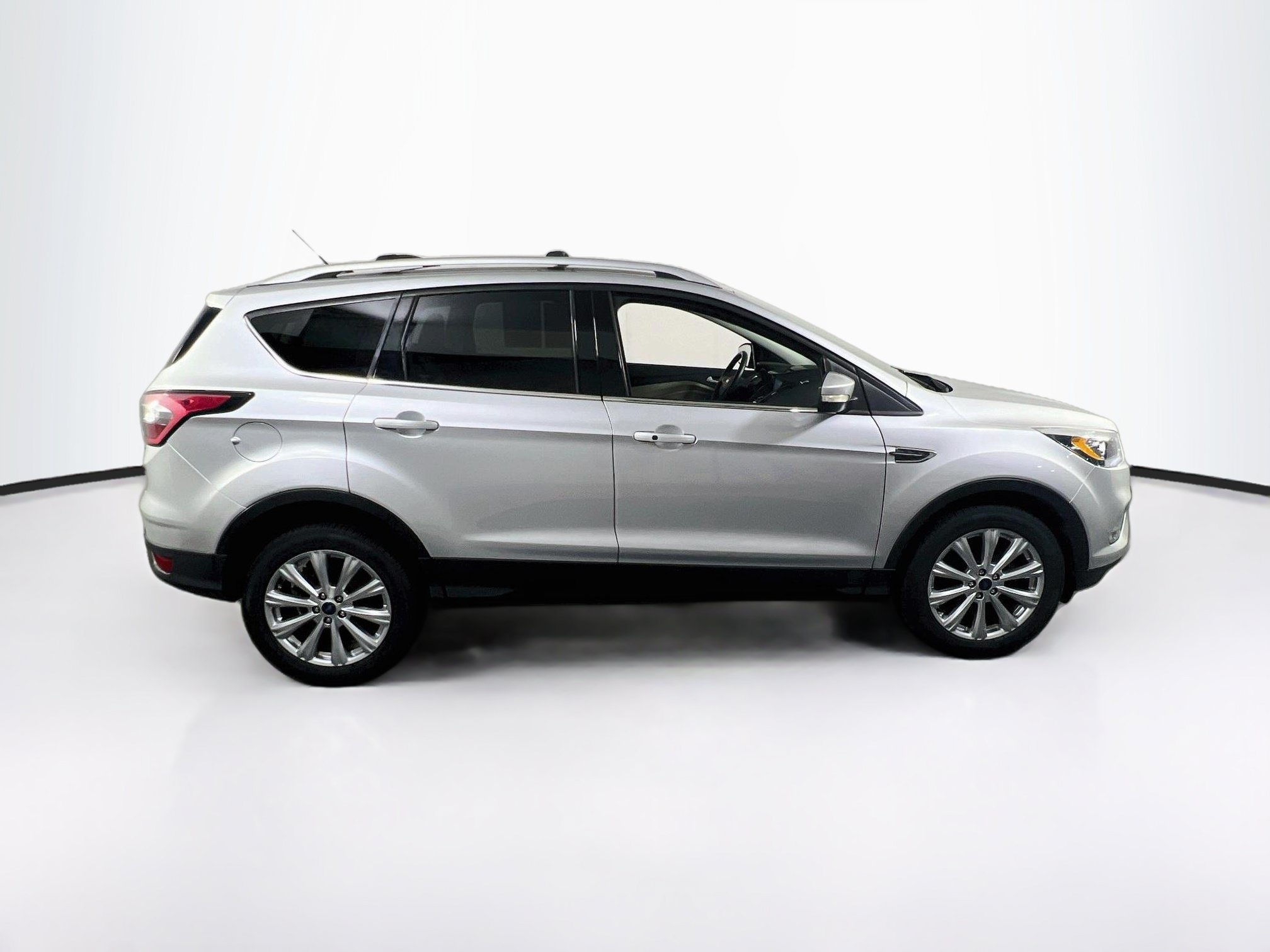 Used 2017 Ford Escape Titanium FWD image 4