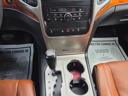 Used 2012 Jeep Grand Cherokee Overland AWD/4WD image 10