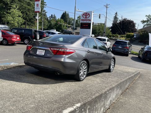 Certified 2016 Toyota Camry XLE w/ Moonroof Package FWD image 8