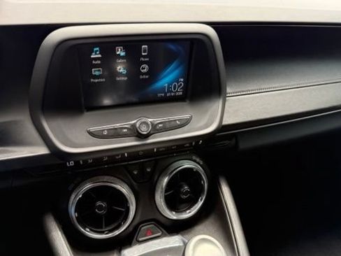 Used 2017 Chevrolet Camaro LT RWD image 28