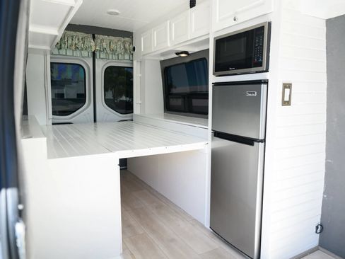 Used 2019 Mercedes-Benz Sprinter 170 image 33