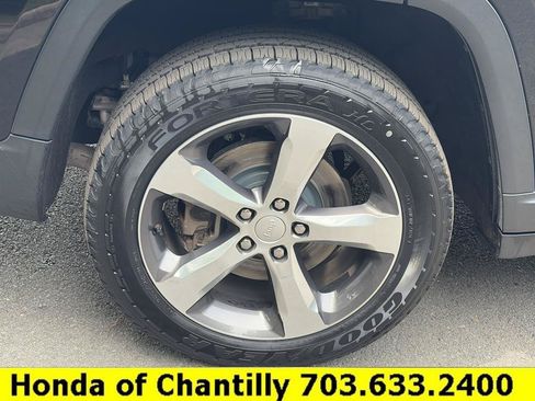 Used 2021 Jeep Grand Cherokee L Limited AWD/4WD image 32