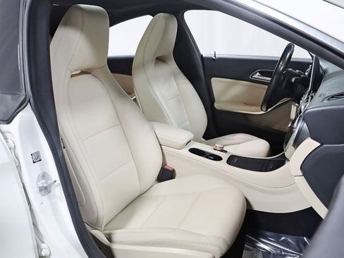 Used 2015 Mercedes-Benz CLA 250 CLA 250 image 22