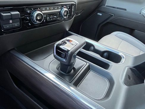 Used 2024 GMC Sierra 1500 SLT w/ SLT Premium Plus Package AWD/4WD image 20