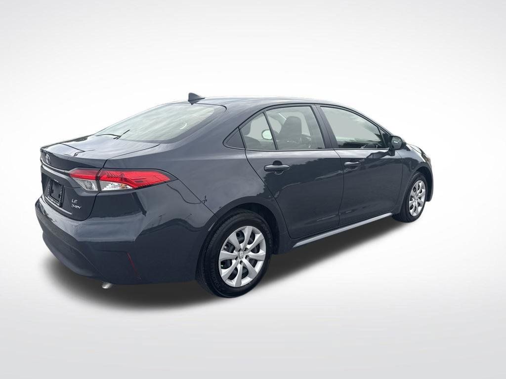 Used 2026 Toyota Corolla LE FWD image 5