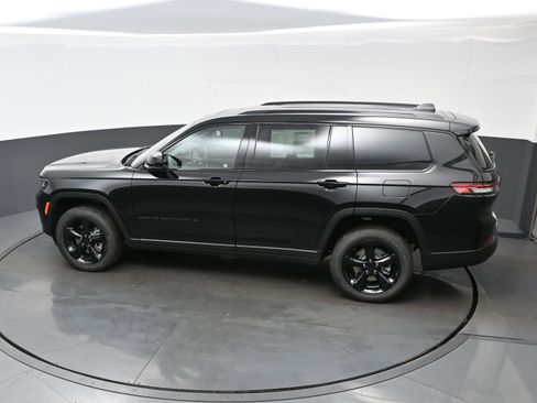 New 2025 Jeep Grand Cherokee L Altitude image 20