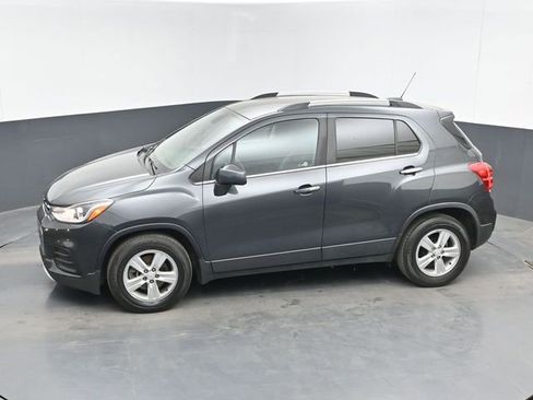 Used 2017 Chevrolet Trax LT w/ LT Convenience Package FWD image 32