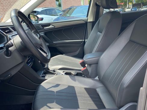 Certified 2023 Volkswagen Tiguan SE w/ Panoramic Sunroof Package AWD/4WD image 7