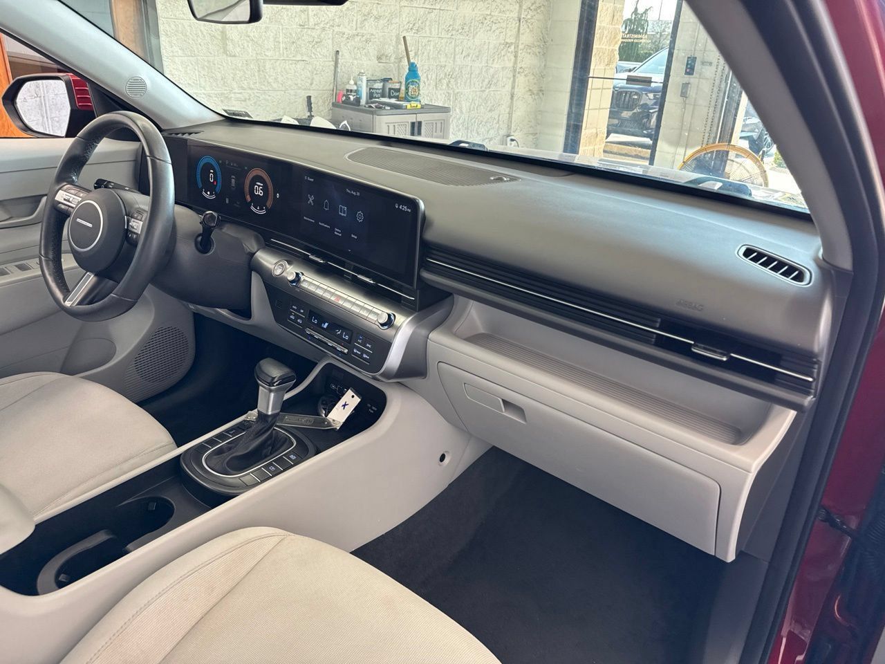 Used 2025 Hyundai Kona SEL AWD/4WD image 49