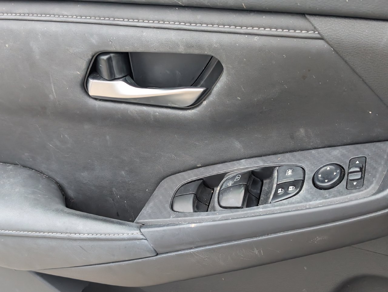 Used 2024 Nissan Sentra SV FWD image 26