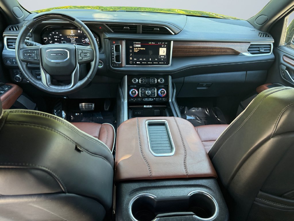 Used 2023 GMC Yukon XL Denali Ultimate AWD/4WD image 10