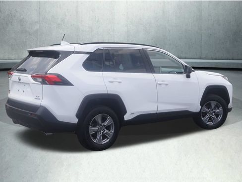 Used 2024 Toyota RAV4 LE AWD/4WD image 14