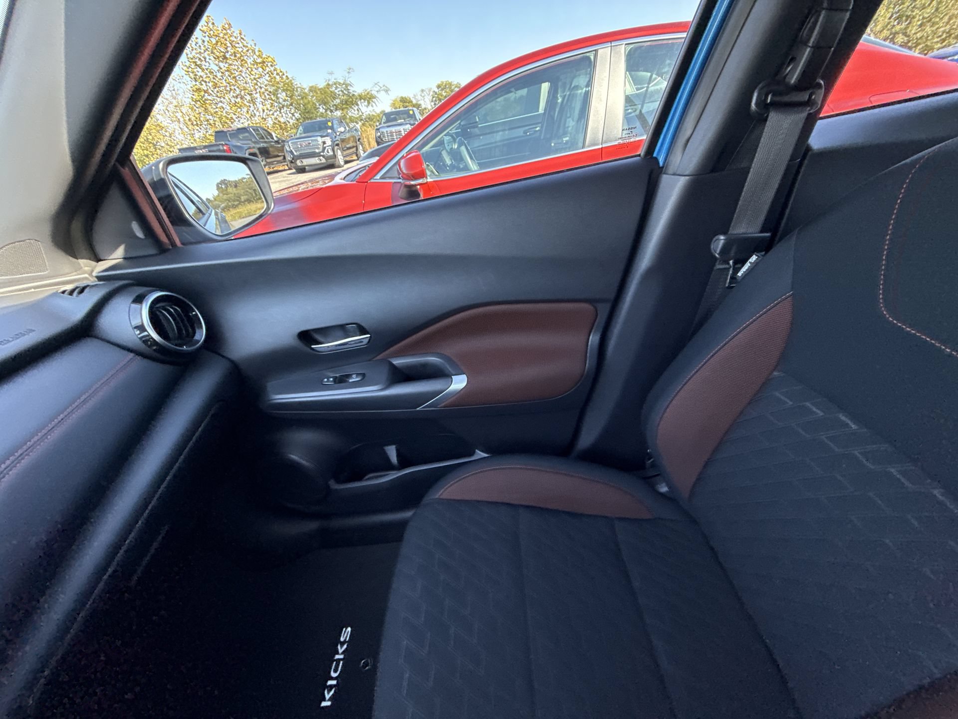 Used 2023 Nissan Kicks SR FWD image 26