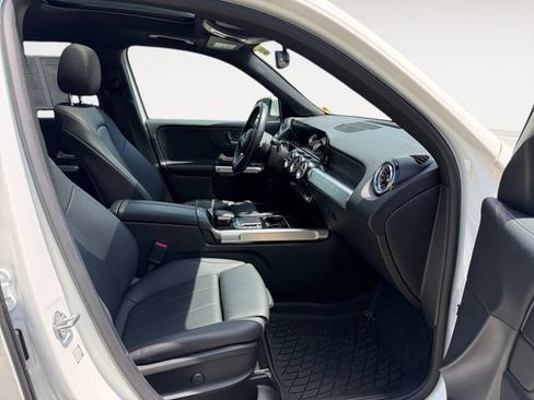 Used 2023 Mercedes-Benz GLB 250 4MATIC image 14