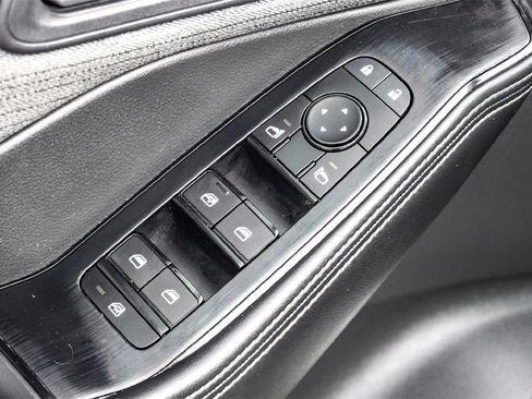 Used 2023 Nissan Rogue SV image 11