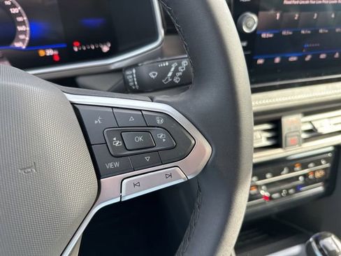 New 2026 Volkswagen Taos SE image 18