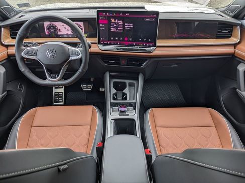 New 2026 Volkswagen Tiguan SEL R-Line AWD/4WD image 14