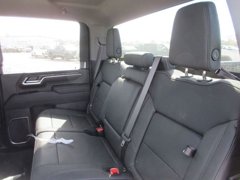 New 2026 GMC Sierra 2500 SLT image 13