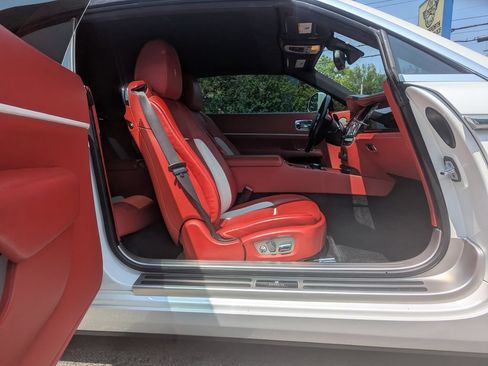 Used 2018 Rolls-Royce Dawn RWD image 45