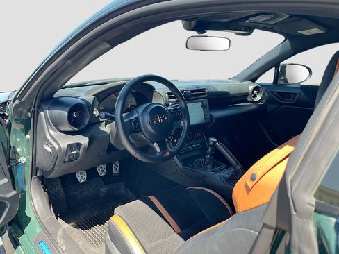 Used 2025 Toyota GR86 Hakone Edition RWD image 9