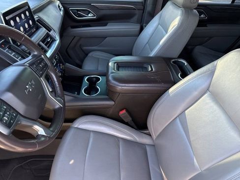 Used 2021 Chevrolet Tahoe Z71 w/ Z71 Signature Package AWD/4WD image 10