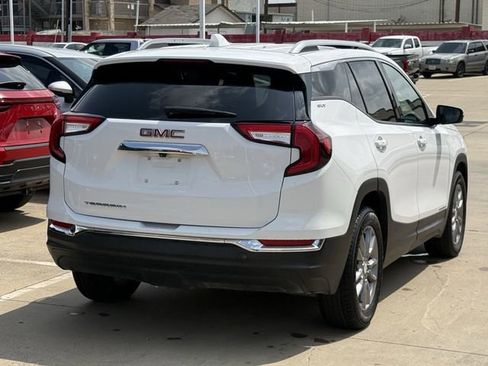 Used 2024 GMC Terrain SLT FWD image 4