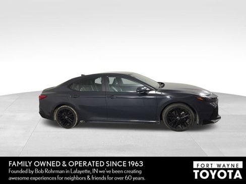 Used 2025 Toyota Camry SE image 5