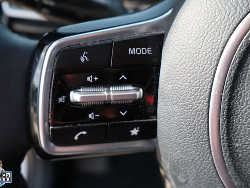 Used 2025 Kia Sorento S FWD image 15