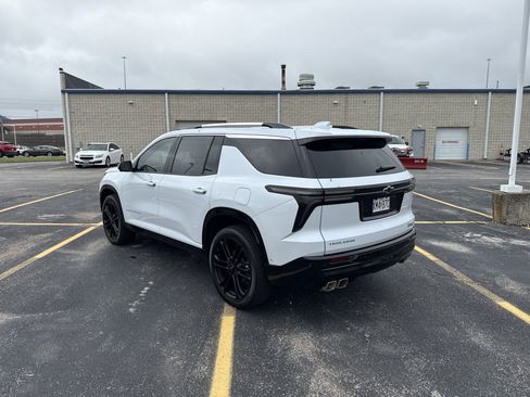 Used 2026 Chevrolet Traverse High Country w/ LPO, Floor Liner Package FWD image 4