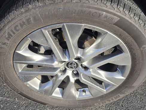 Used 2025 Toyota RAV4 XLE Premium image 12