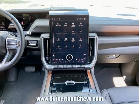 Certified 2025 GMC Yukon XL Denali image 28