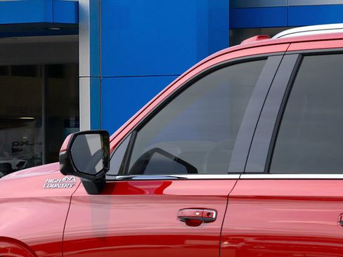 New 2026 Chevrolet Suburban High Country image 12