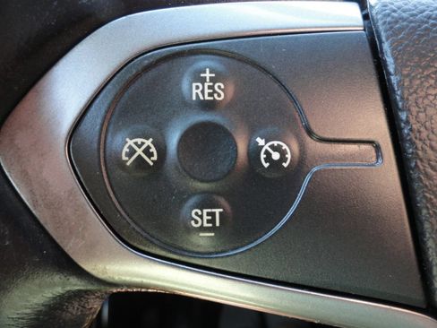 Used 2016 Chevrolet Suburban LS RWD image 22