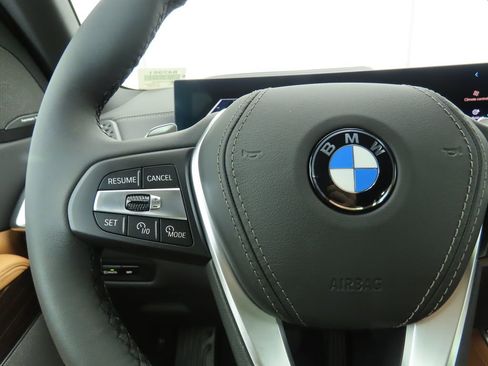 Used 2026 BMW X5 xDrive40i w/ Premium Package image 13