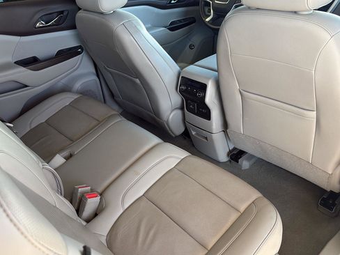 Used 2023 GMC Acadia SLT AWD/4WD image 41